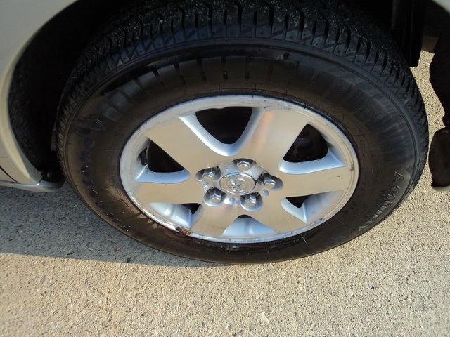 2000 Toyota Avalon XLS - Photo 32 - Cincinnati, OH 45255