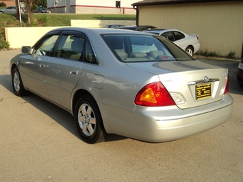 2000 Toyota Avalon XLS   - Photo 4 - Cincinnati, OH 45255