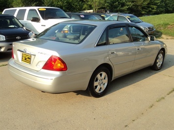 2000 Toyota Avalon XLS   - Photo 6 - Cincinnati, OH 45255