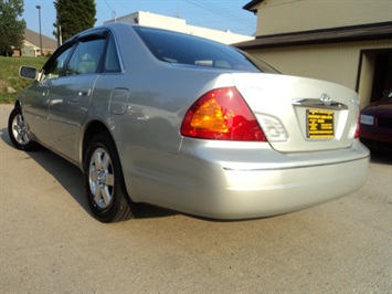 2000 Toyota Avalon XLS   - Photo 12 - Cincinnati, OH 45255