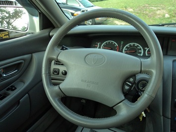 2000 Toyota Avalon XLS   - Photo 19 - Cincinnati, OH 45255