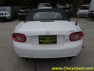 2013 Mazda MX-5 Miata Sport  2.0L I4 RWD - Photo 8 - Cincinnati, OH 45255