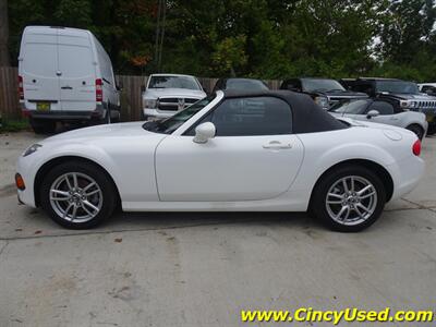 2013 Mazda MX-5 Miata Sport  2.0L I4 RWD - Photo 5 - Cincinnati, OH 45255