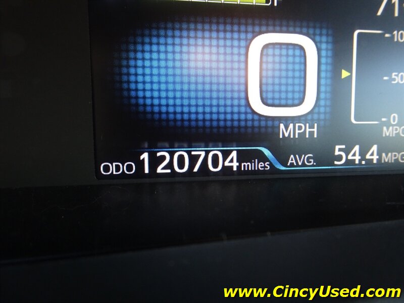 2020 Toyota Prius LE AWD-e - Photo 24 - Cincinnati, OH 45255