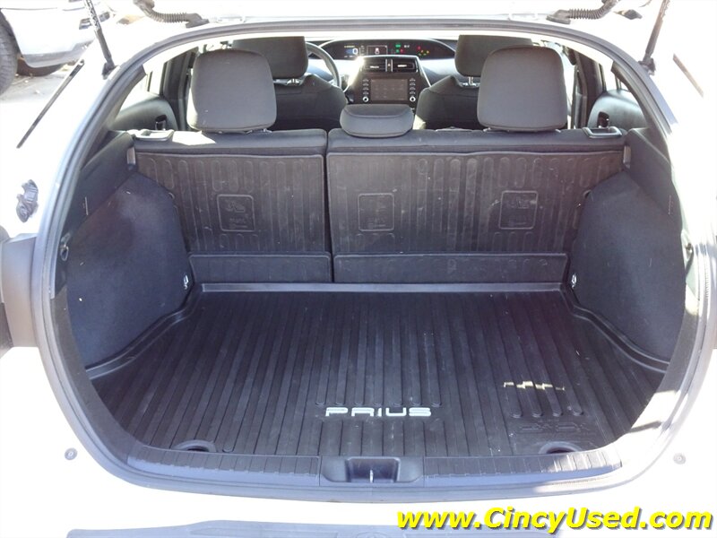 2020 Toyota Prius LE AWD-e - Photo 34 - Cincinnati, OH 45255