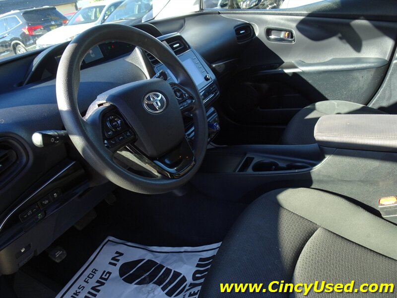 2020 Toyota Prius LE AWD-e - Photo 14 - Cincinnati, OH 45255