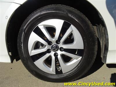 2020 Toyota Prius LE AWD-e - Photo 37 - Cincinnati, OH 45255