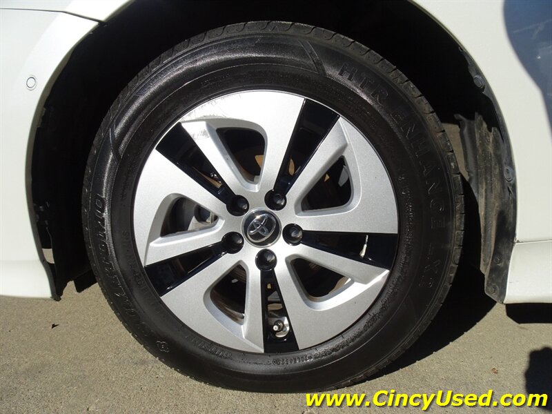 2020 Toyota Prius LE AWD-e - Photo 37 - Cincinnati, OH 45255