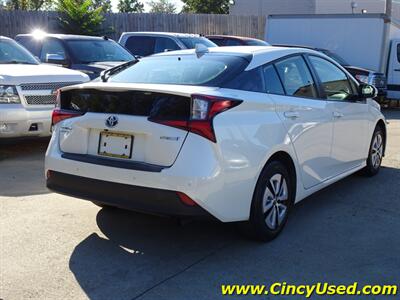 2020 Toyota Prius LE AWD-e - Photo 10 - Cincinnati, OH 45255