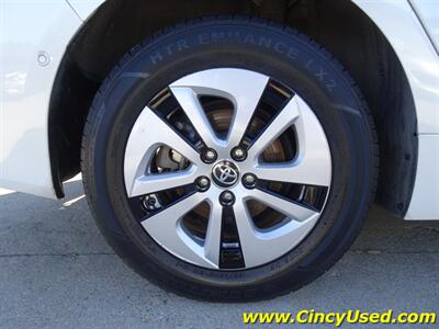 2020 Toyota Prius LE AWD-e - Photo 35 - Cincinnati, OH 45255