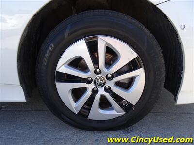 2020 Toyota Prius LE AWD-e - Photo 36 - Cincinnati, OH 45255