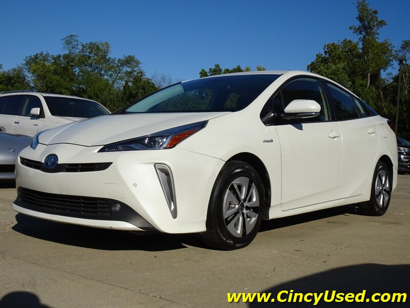2020 Toyota Prius LE AWD-e - Photo 3 - Cincinnati, OH 45255