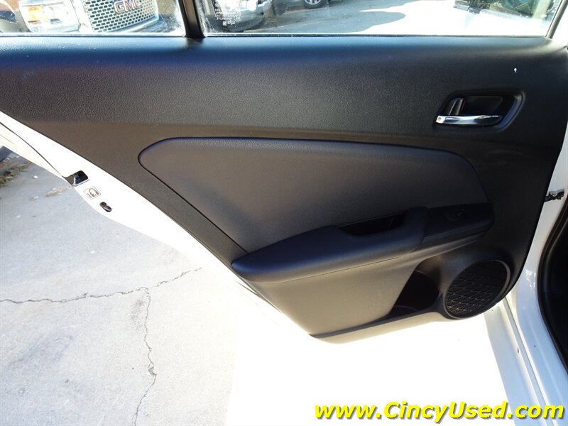 2020 Toyota Prius LE AWD-e - Photo 29 - Cincinnati, OH 45255