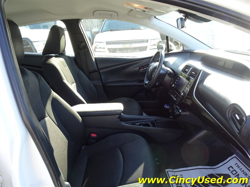 2020 Toyota Prius LE AWD-e - Photo 19 - Cincinnati, OH 45255