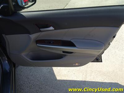 2009 Honda Accord EX-L V6 w/Navi   - Photo 28 - Cincinnati, OH 45255