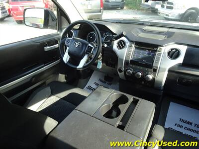 2016 Toyota Tundra SR5  5.7L V8 4X4 - Photo 14 - Cincinnati, OH 45255