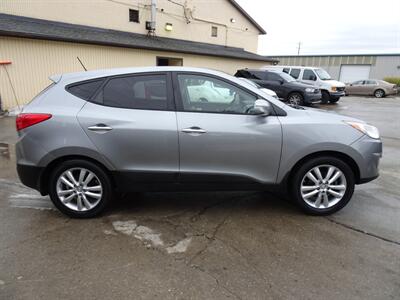 2011 Hyundai TUCSON Limited  2.4L I4 AWD - Photo 3 - Cincinnati, OH 45255