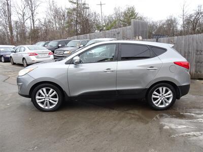 2011 Hyundai TUCSON Limited  2.4L I4 AWD - Photo 7 - Cincinnati, OH 45255