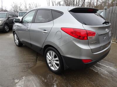 2011 Hyundai TUCSON Limited  2.4L I4 AWD - Photo 6 - Cincinnati, OH 45255