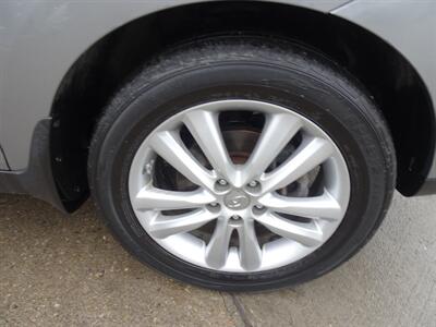 2011 Hyundai TUCSON Limited  2.4L I4 AWD - Photo 2 - Cincinnati, OH 45255