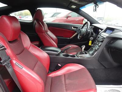 2013 Hyundai Genesis Coupe 3.8L V6 R-SPEC  Manual RWD - Photo 10 - Cincinnati, OH 45255