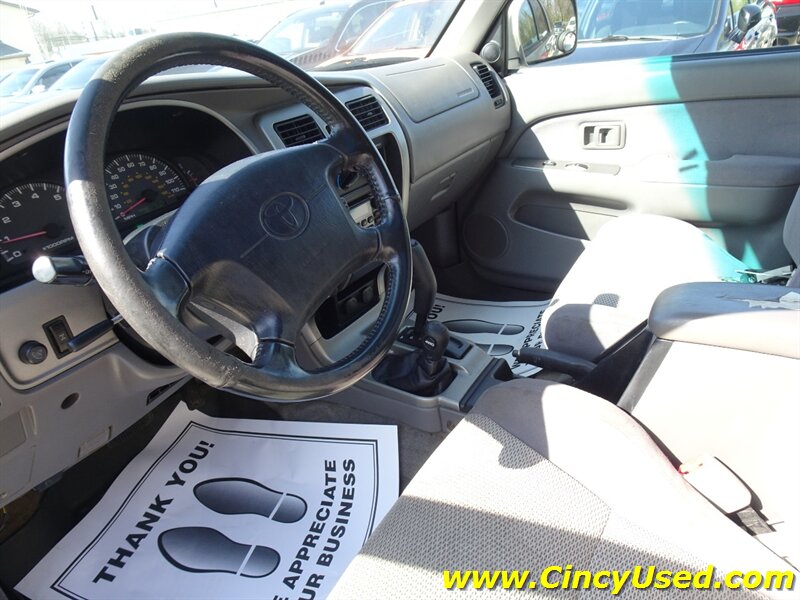 2002 Toyota 4Runner SR5 - Photo 12 - Cincinnati, OH 45255