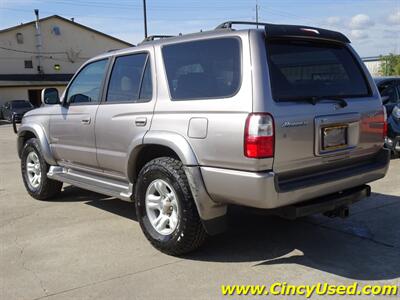 2002 Toyota 4Runner SR5 - Photo 9 - Cincinnati, OH 45255