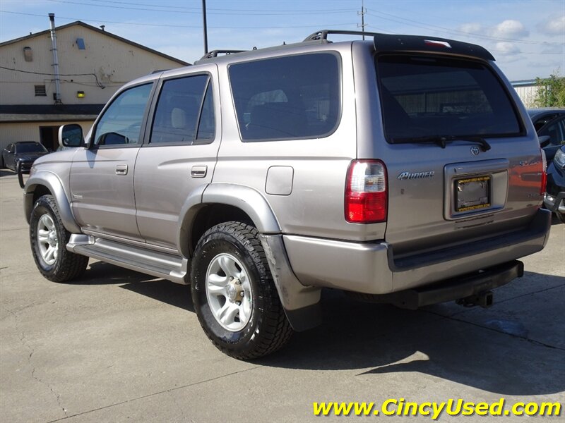 2002 Toyota 4Runner SR5 - Photo 9 - Cincinnati, OH 45255