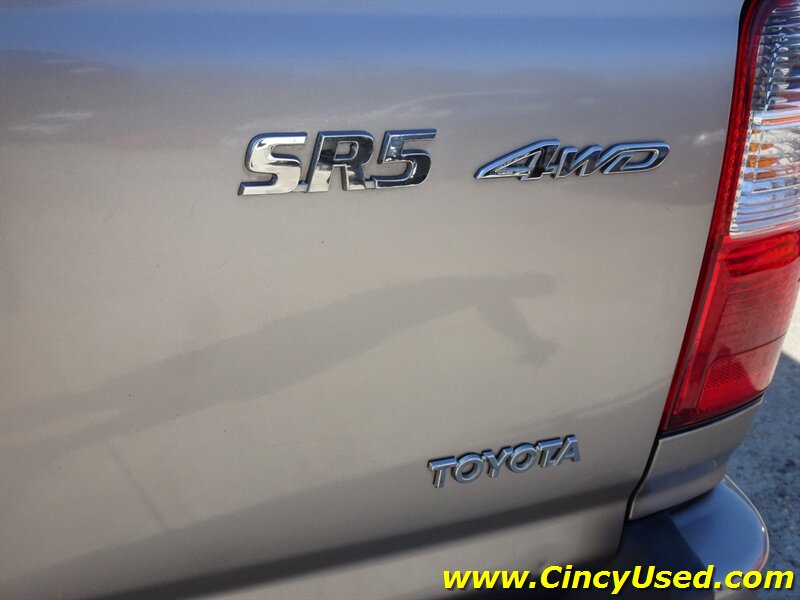 2002 Toyota 4Runner SR5 - Photo 23 - Cincinnati, OH 45255