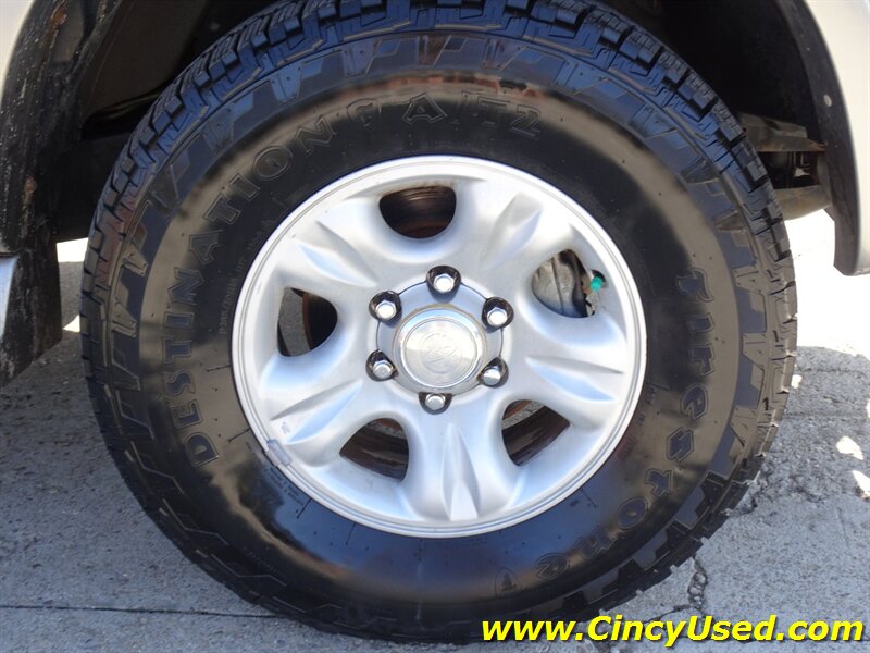 2002 Toyota 4Runner SR5 - Photo 31 - Cincinnati, OH 45255