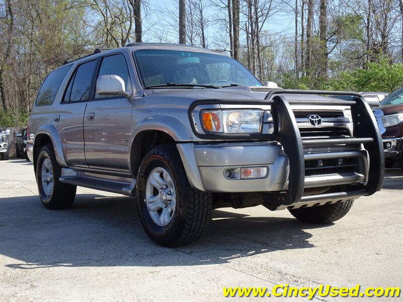 2002 Toyota 4Runner SR5 - Photo 4 - Cincinnati, OH 45255