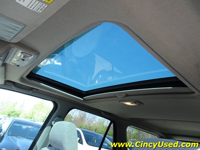 2002 Toyota 4Runner SR5 - Photo 24 - Cincinnati, OH 45255