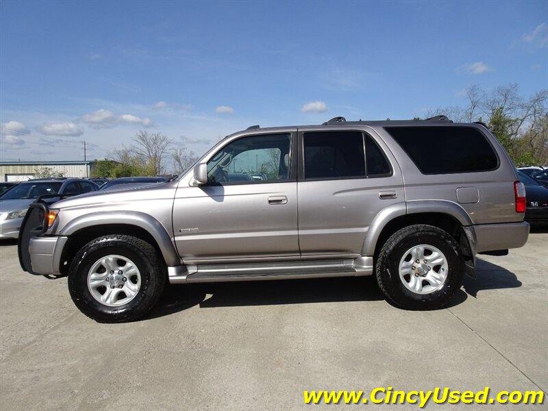 2002 Toyota 4Runner SR5 - Photo 6 - Cincinnati, OH 45255