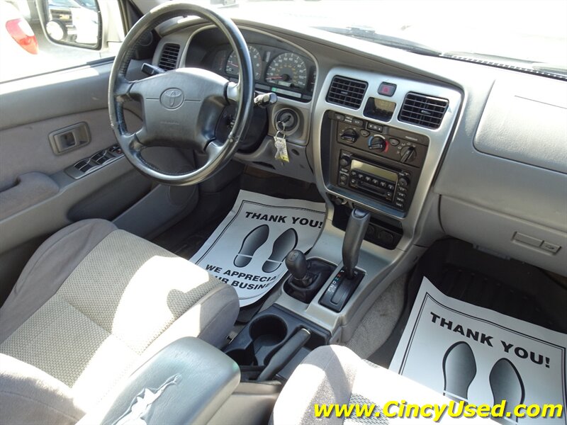 2002 Toyota 4Runner SR5 - Photo 15 - Cincinnati, OH 45255