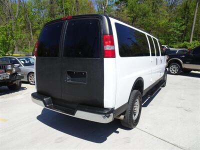 2016 Chevrolet Express Passenger LT 3500   - Photo 12 - Cincinnati, OH 45255