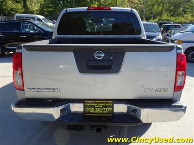 2013 Nissan Frontier SV  4.0L V6 4X4 - Photo 9 - Cincinnati, OH 45255
