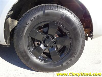2013 Nissan Frontier SV  4.0L V6 4X4 - Photo 36 - Cincinnati, OH 45255
