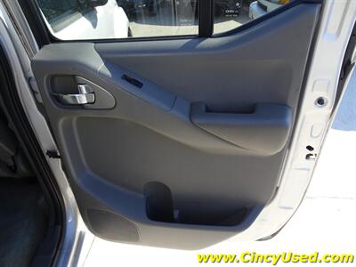 2013 Nissan Frontier SV  4.0L V6 4X4 - Photo 30 - Cincinnati, OH 45255