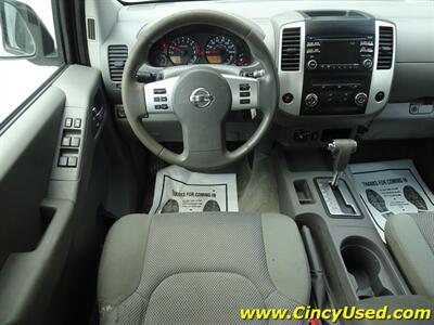 2013 Nissan Frontier SV  4.0L V6 4X4 - Photo 7 - Cincinnati, OH 45255