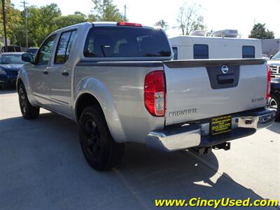 2013 Nissan Frontier SV  4.0L V6 4X4 - Photo 10 - Cincinnati, OH 45255