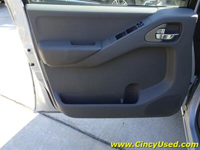 2013 Nissan Frontier SV  4.0L V6 4X4 - Photo 29 - Cincinnati, OH 45255