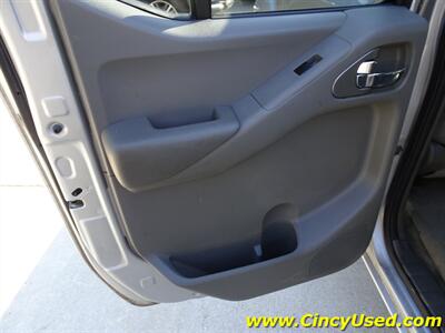 2013 Nissan Frontier SV  4.0L V6 4X4 - Photo 27 - Cincinnati, OH 45255