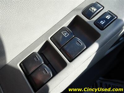 2013 Nissan Frontier SV  4.0L V6 4X4 - Photo 24 - Cincinnati, OH 45255