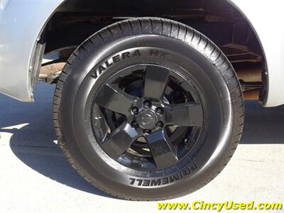 2013 Nissan Frontier SV  4.0L V6 4X4 - Photo 35 - Cincinnati, OH 45255