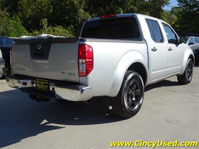2013 Nissan Frontier SV  4.0L V6 4X4 - Photo 8 - Cincinnati, OH 45255