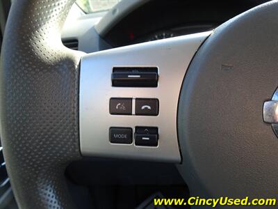2013 Nissan Frontier SV  4.0L V6 4X4 - Photo 21 - Cincinnati, OH 45255