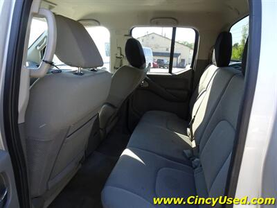 2013 Nissan Frontier SV  4.0L V6 4X4 - Photo 14 - Cincinnati, OH 45255