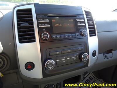 2013 Nissan Frontier SV  4.0L V6 4X4 - Photo 19 - Cincinnati, OH 45255