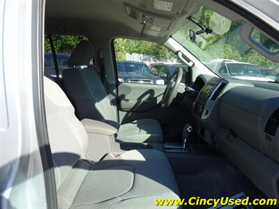 2013 Nissan Frontier SV  4.0L V6 4X4 - Photo 17 - Cincinnati, OH 45255