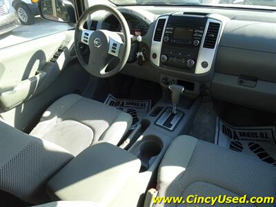 2013 Nissan Frontier SV  4.0L V6 4X4 - Photo 16 - Cincinnati, OH 45255